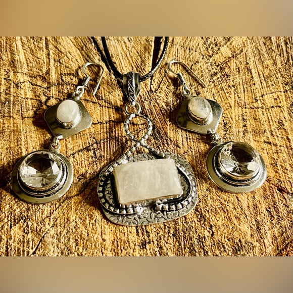 Rainbow Moonstone Pendant & Earrings Set - Picture 5 of 14